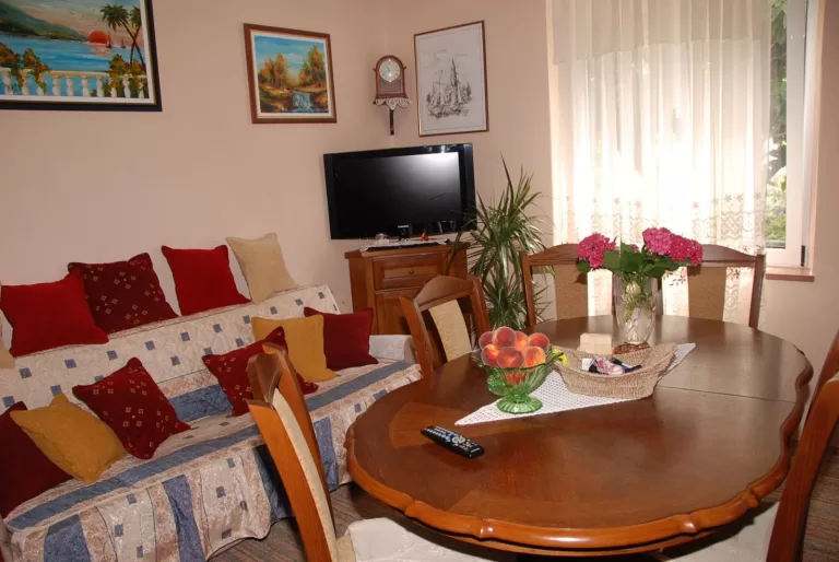 IMG-0637bae8affad34e4b7050c792b2ed25-V