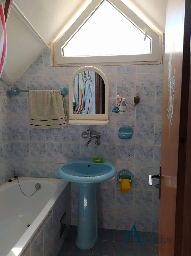 IMG-a627604c3e1f702ee6f928f14f297276-V